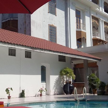 Yuzana Garden Hotel Янгон Екстер'єр фото