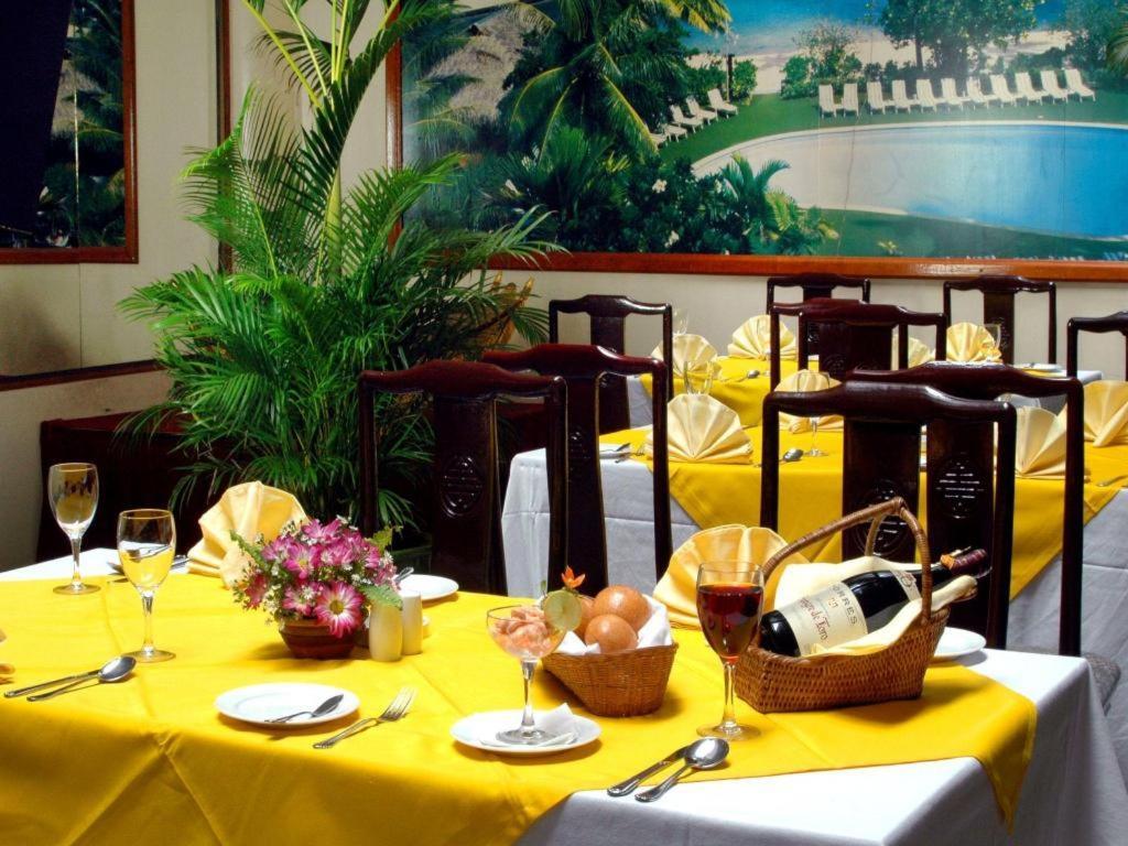 Yuzana Garden Hotel Янгон Екстер'єр фото