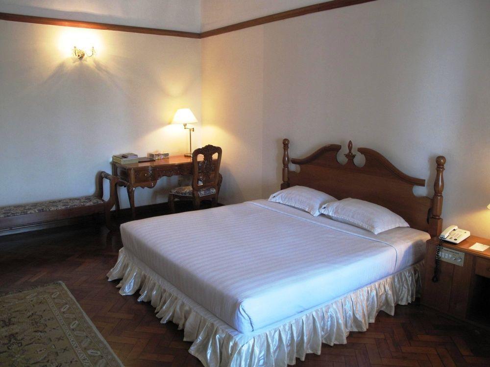 Yuzana Garden Hotel Янгон Екстер'єр фото