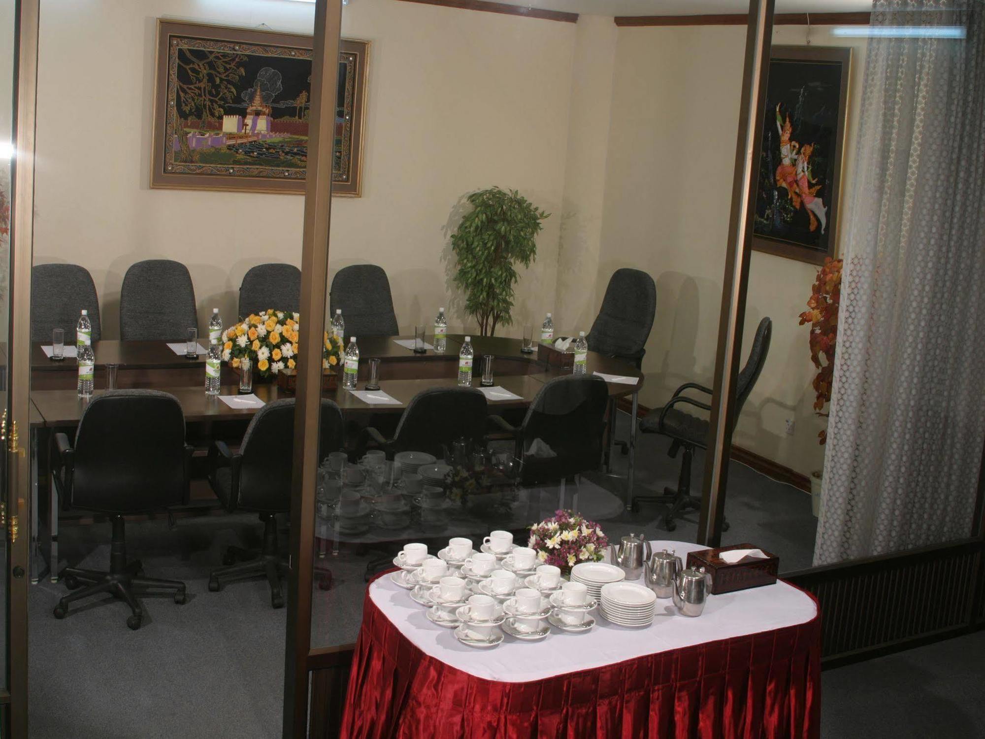 Yuzana Garden Hotel Янгон Екстер'єр фото